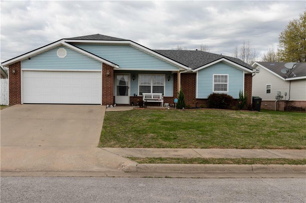 Property Photo:  1309 E Eastview Drive  AR 72758 