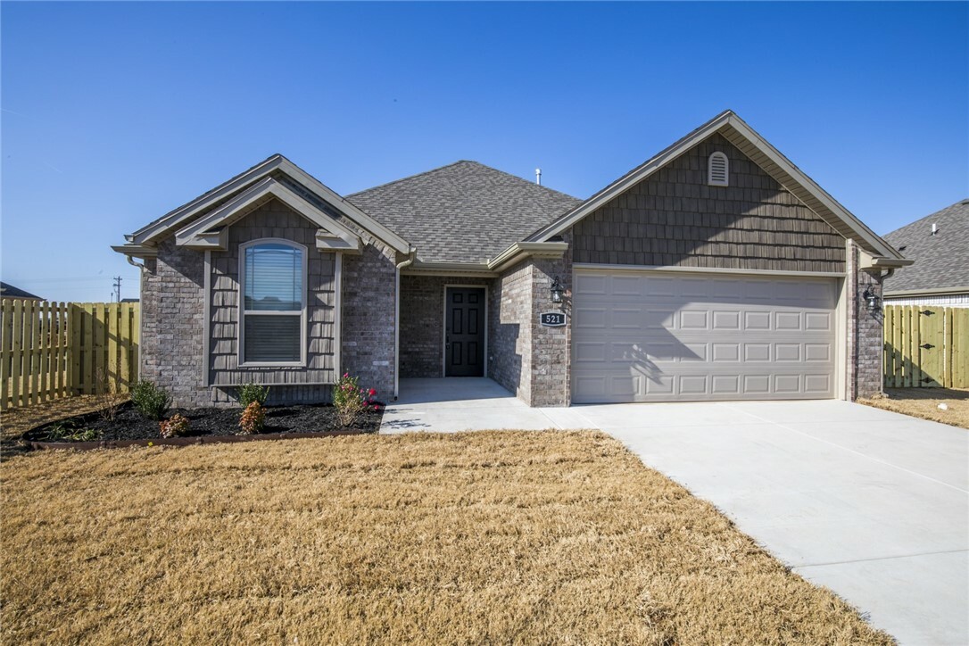 Property Photo:  521 Magnolia Lane  AR 72719 