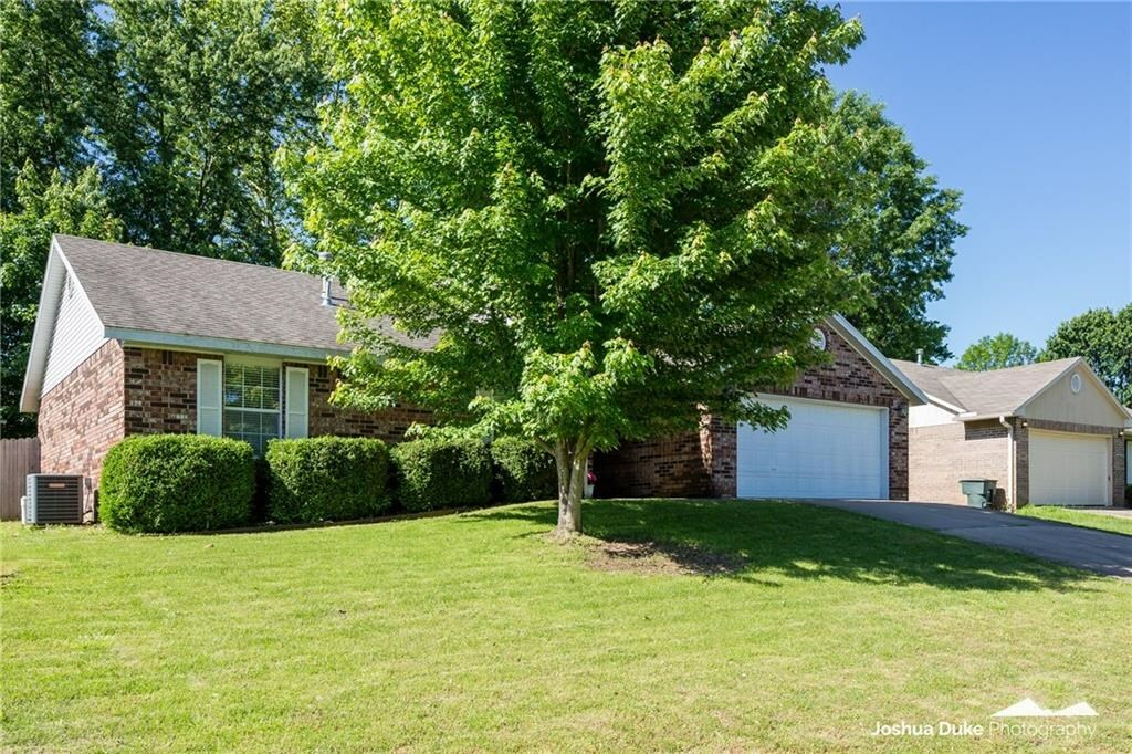 Property Photo:  3481 W Vassar Street  AR 72704 