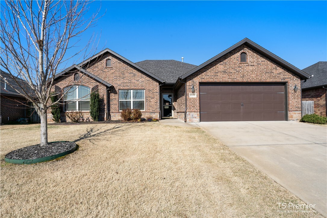 Property Photo:  6104 S 38th Street  AR 72758 