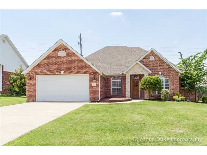 Property Photo: 1953 N Colony Way AR 72704