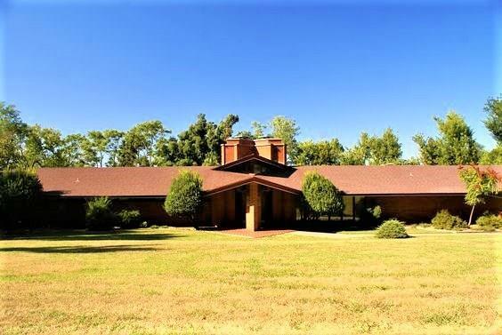 Property Photo:  1100 Rockwood  AR 72701 