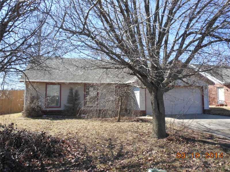 Property Photo:  673 Zachary Street  AR 72719 