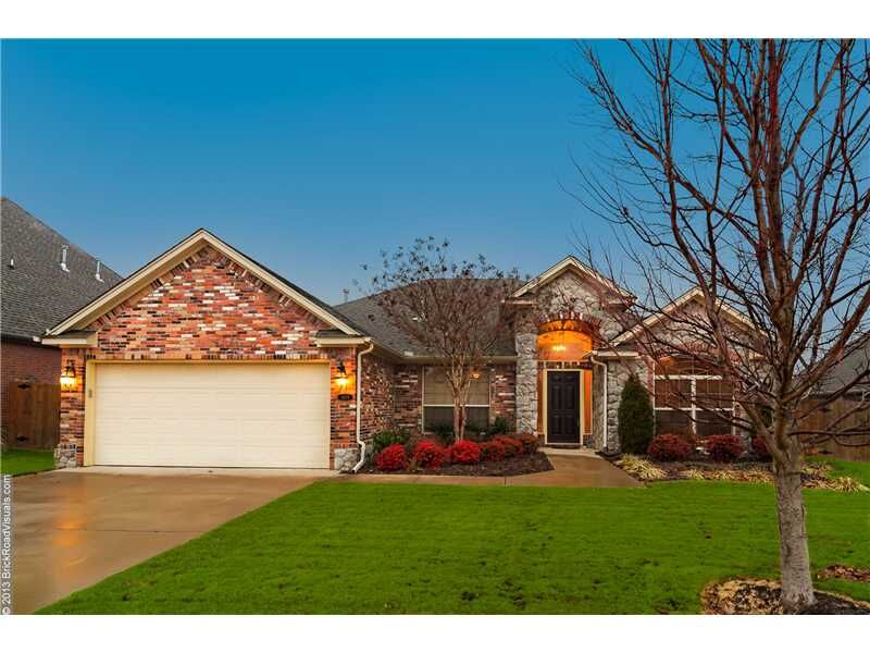 Property Photo:  4104 SW Banbury Drive  AR 72712 