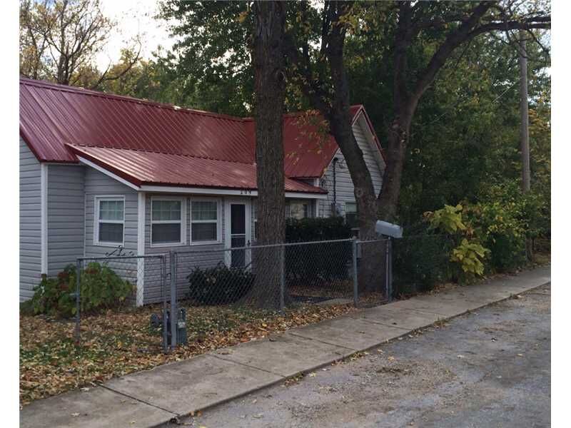 Property Photo:  209 N C Street  AR 72756 