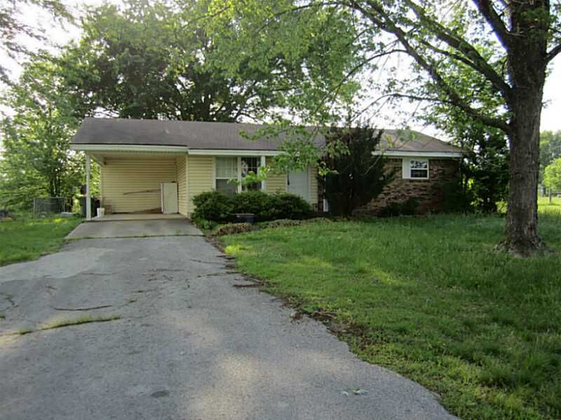 Property Photo:  2808 N 2nd Street  AR 72756 