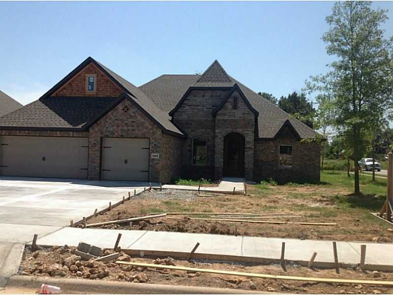 Property Photo:  3305 SW Mahogany Avenue  AR 72712 