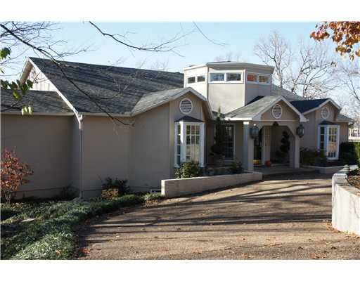 Property Photo:  2553 N Sherwood Lane  AR 72703 