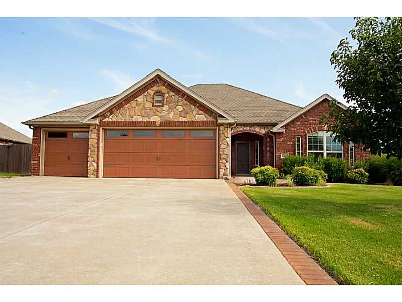 Property Photo:  3503 SW Birchton Avenue  AR 72712 