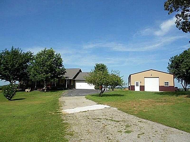 Property Photo: 27635 Farm Rd 1062 Road MO 65745