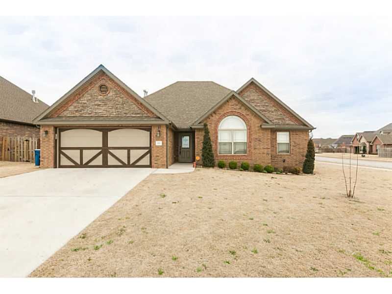 Property Photo:  3811 SW Cornerstone Road  AR 72712 