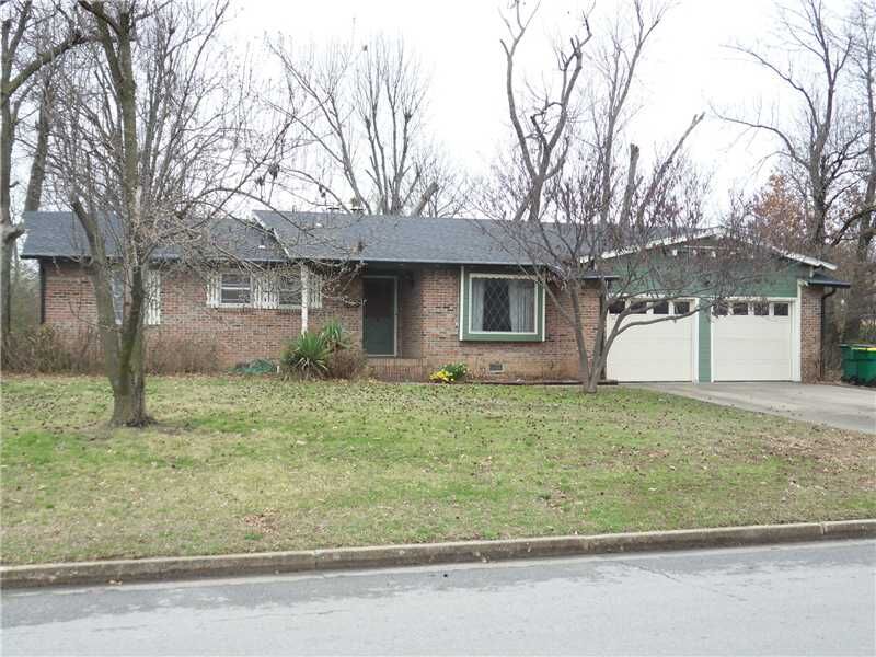 Property Photo:  512 Hinshaw Drive  AR 72762 