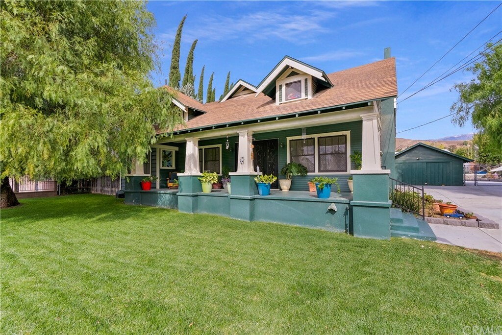 Property Photo:  391 W Gilman Street  CA 92220 