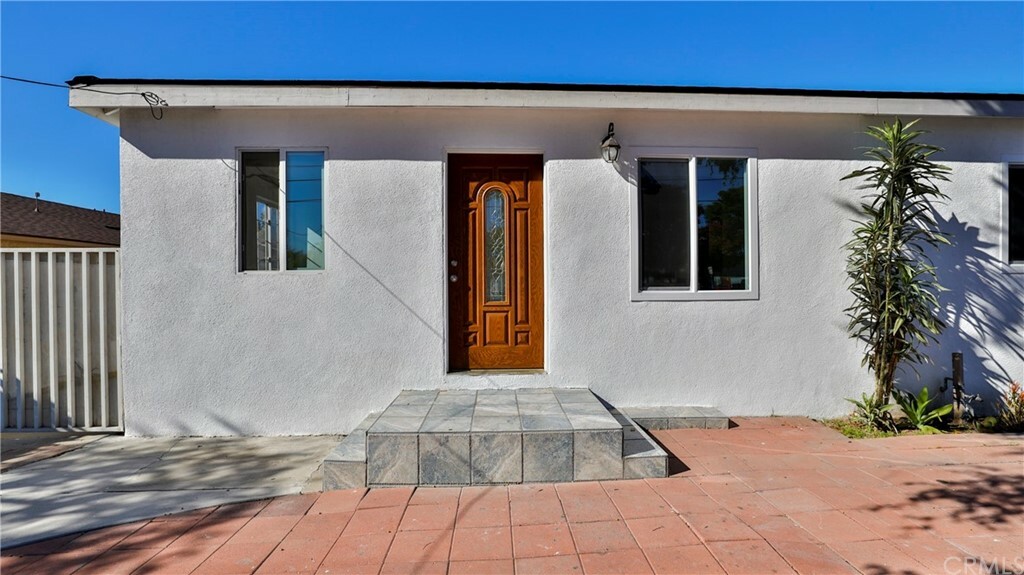 Property Photo:  929 N Citron Street  CA 92805 