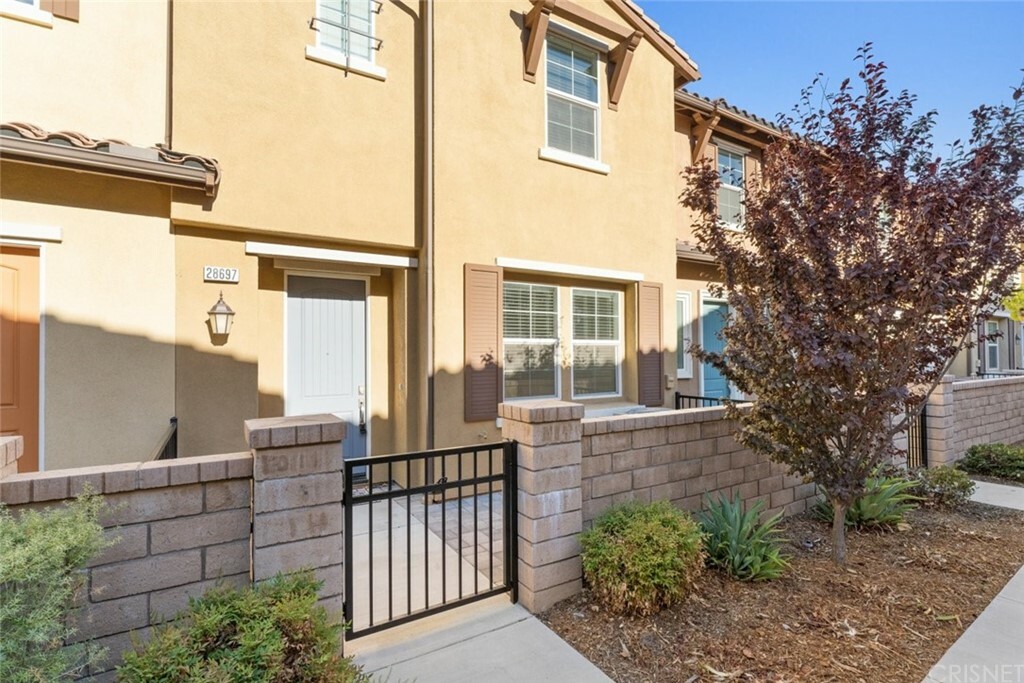 Property Photo:  28697 Jardineras Drive  CA 91354 