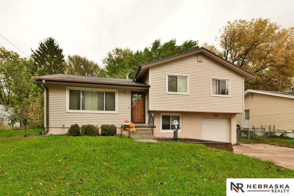 Property Photo:  7307 Park Crest  NE 68128 