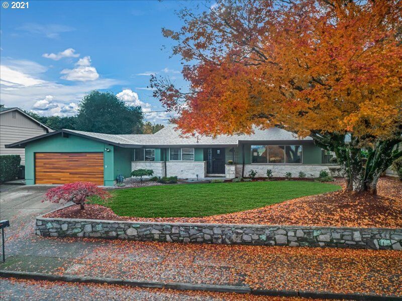 Property Photo: 14000 NE Rose Pkwy OR 97230