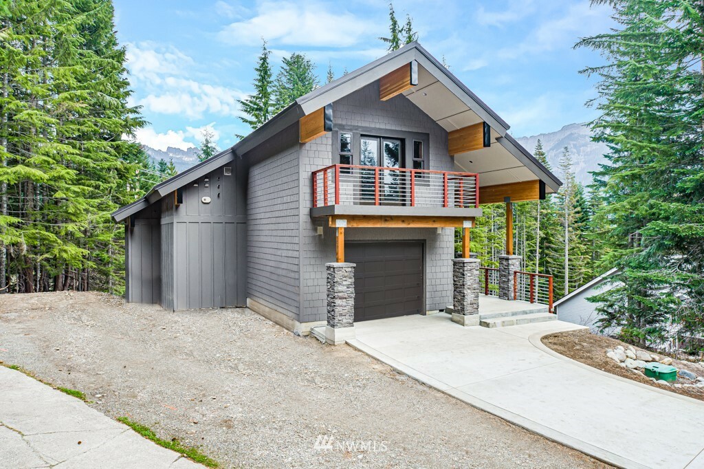 Property Photo:  161 Arlberg Place  WA 98068 