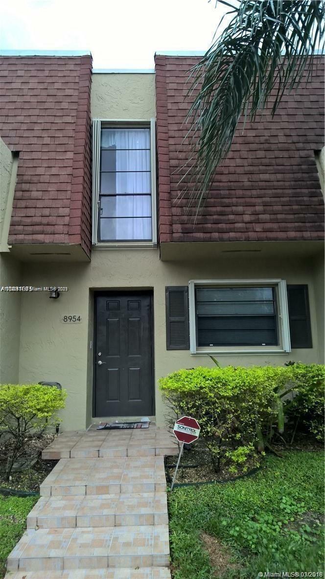 Property Photo: 8954 Palm Tree Ln 8954 FL 33024