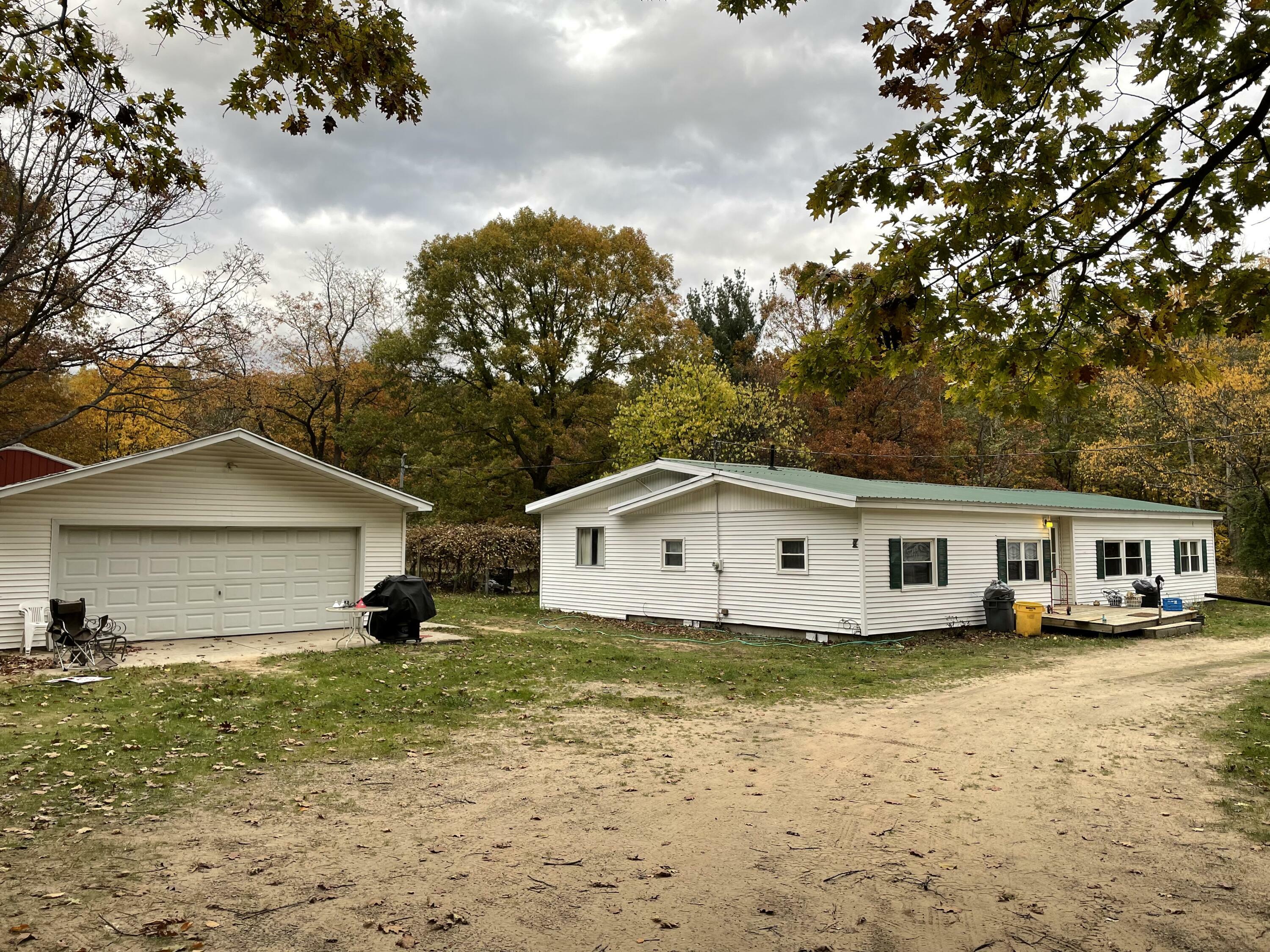 9240 W Woodrow Road  Shelby MI 49455 photo