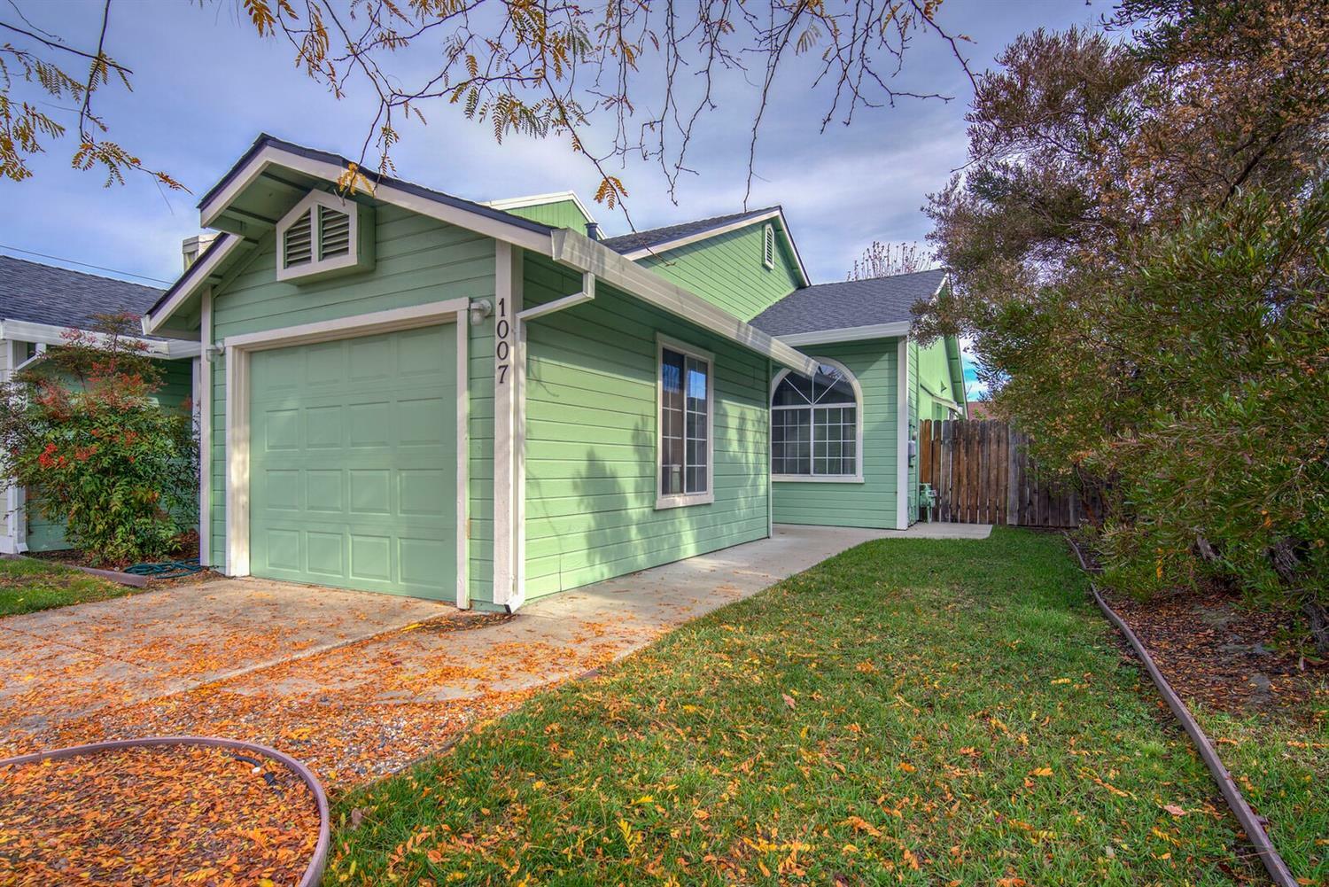 Property Photo:  1007 Cirby Oaks Way  CA 95678 