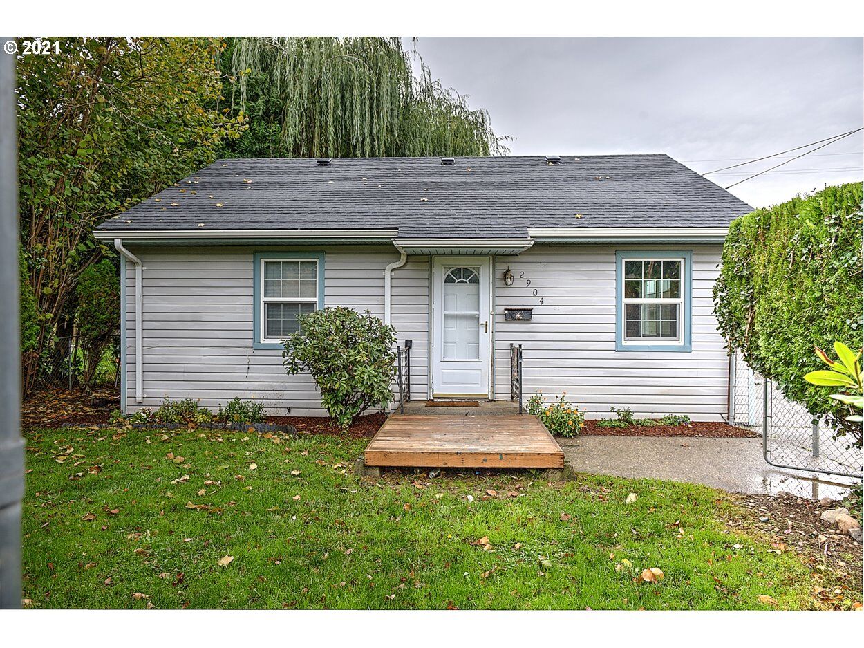 Property Photo: 2904 Weigel Ave WA 98660