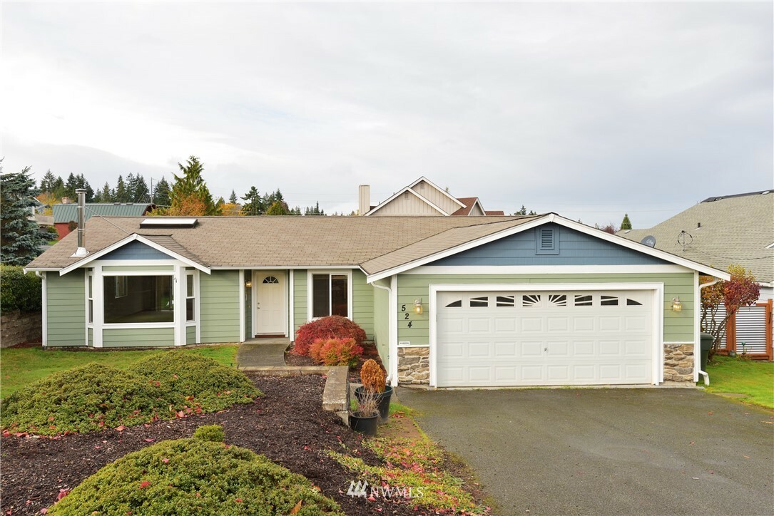 Property Photo:  524 Golf Course Road  WA 98362 