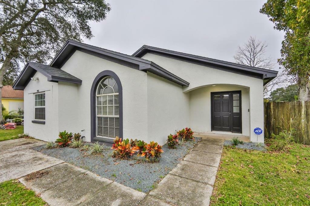 Property Photo:  7915 George Washington Lane  FL 33637 