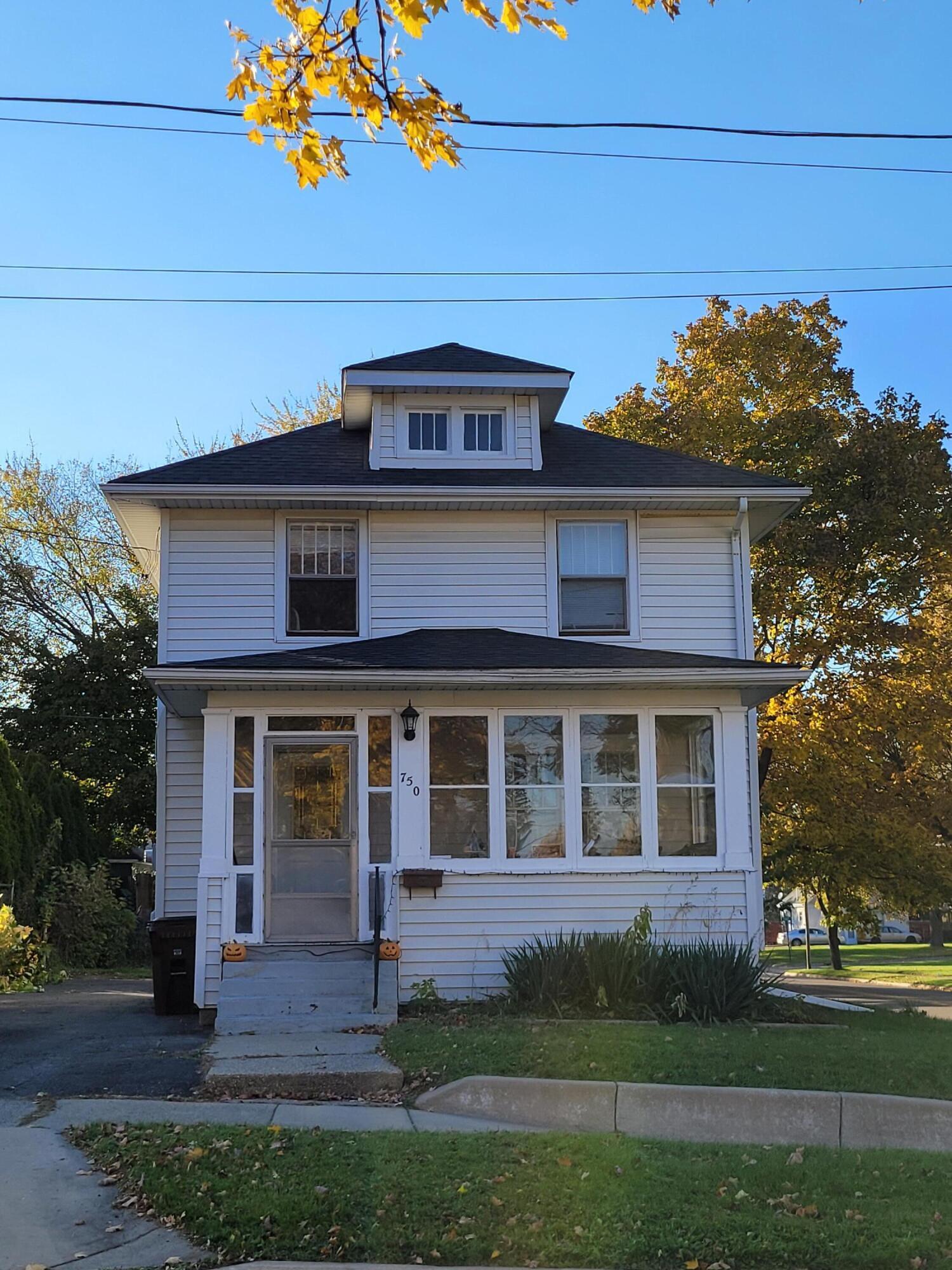 750 Loomis Street  Jackson MI 49202 photo