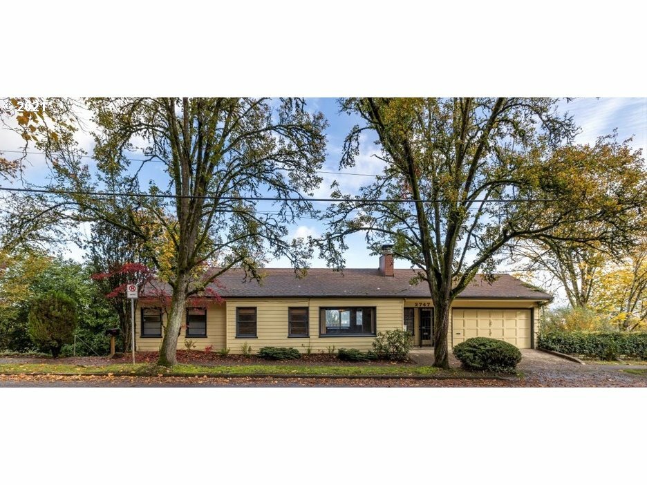 Property Photo: 2747 NW Cornell Rd OR 97210