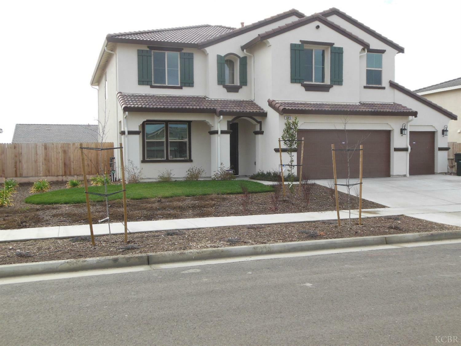 Property Photo:  1085 Sage Brush Way   93230 