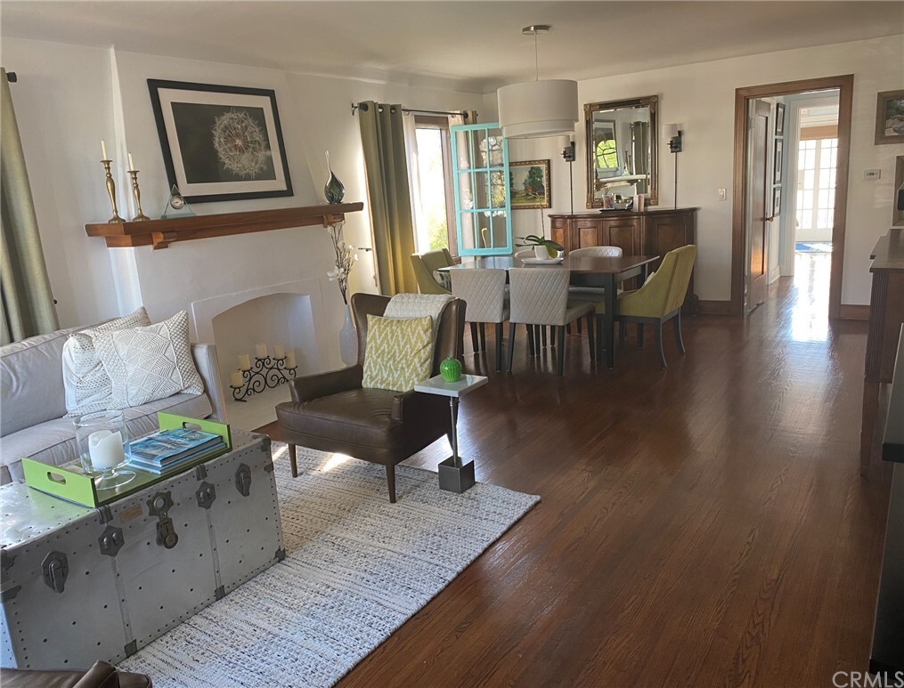 Property Photo: 243 Termino Avenue CA 90803