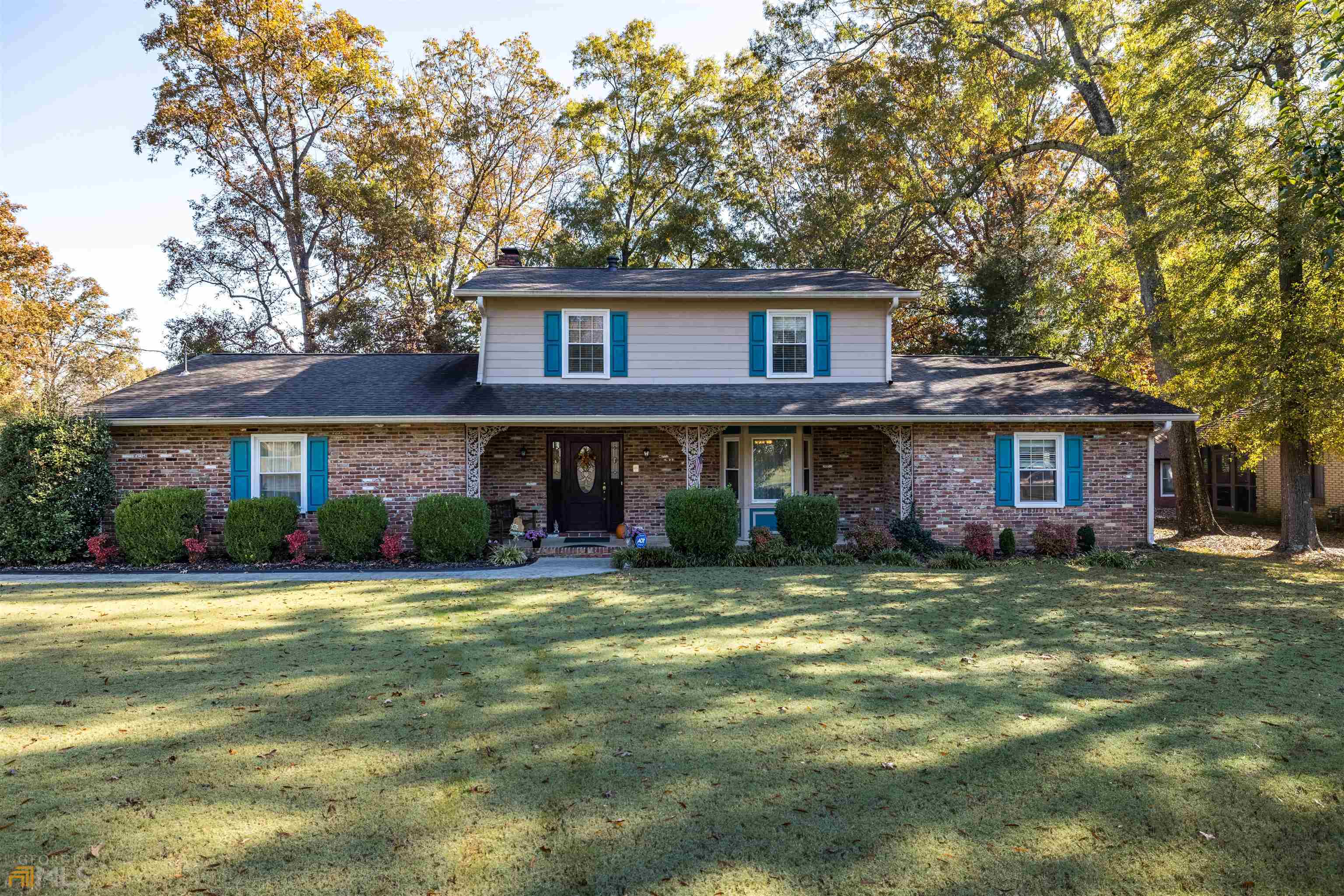 Property Photo:  17 E Creekview Dr  GA 30165 