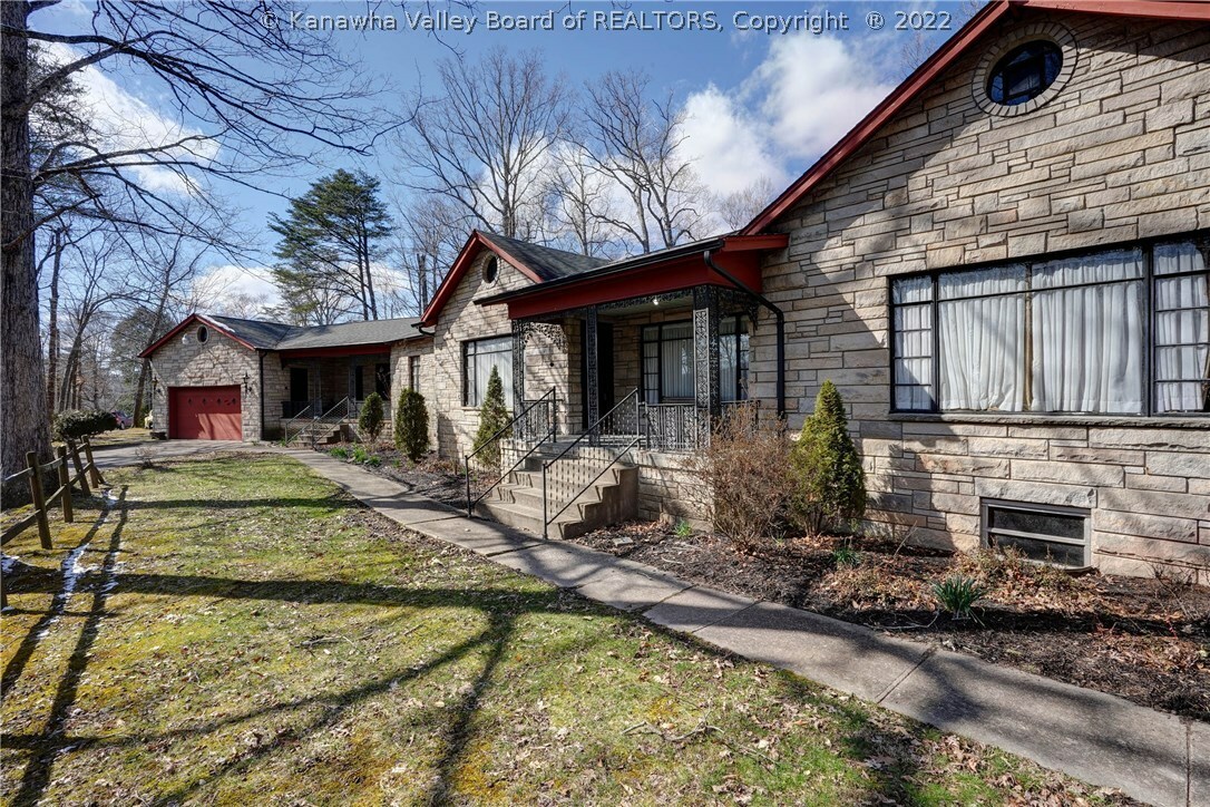 Property Photo: 3015 Shadyside Road WV 25177