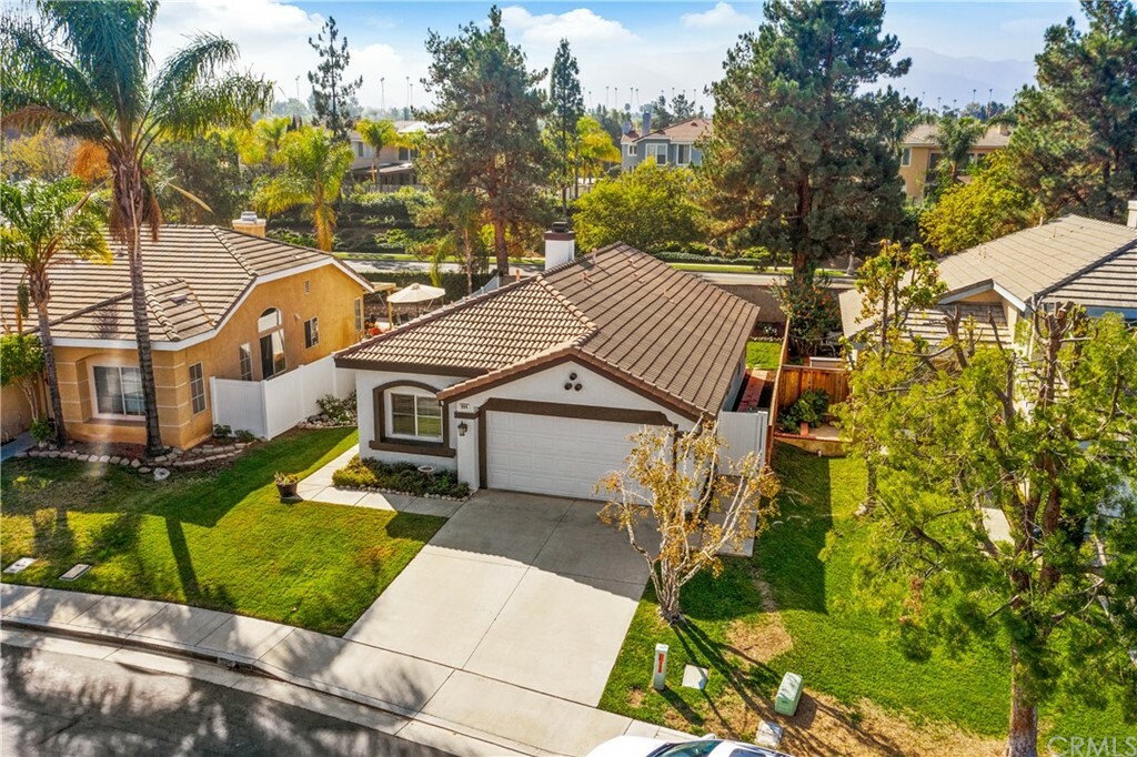 Property Photo:  994 Wyngate Court  CA 92881 