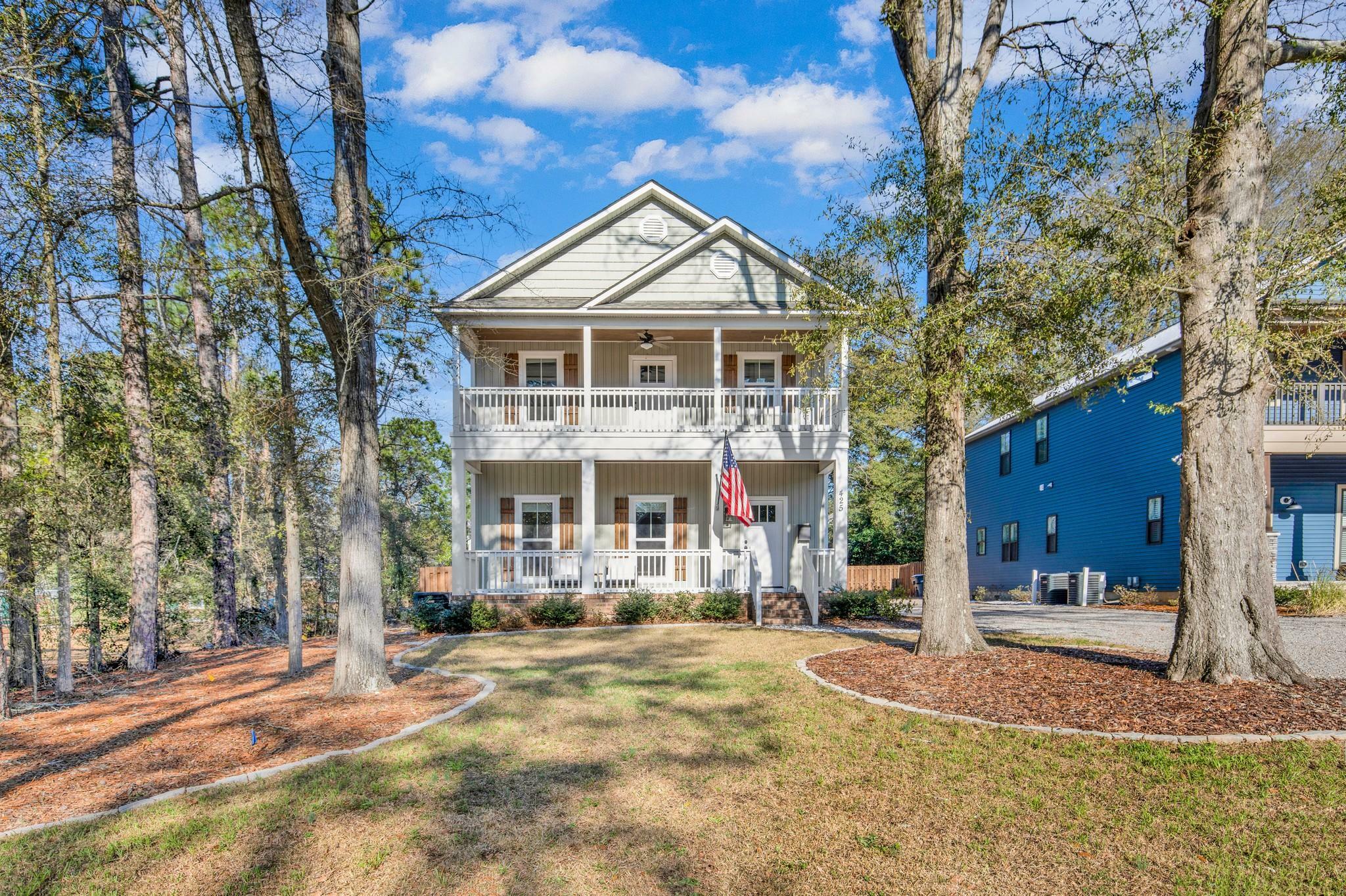 Property Photo:  425 W Vermont Avenue  NC 28387 