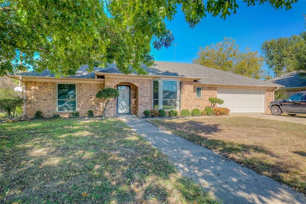 Property Photo:  104 Hollie Circle  TX 75482 