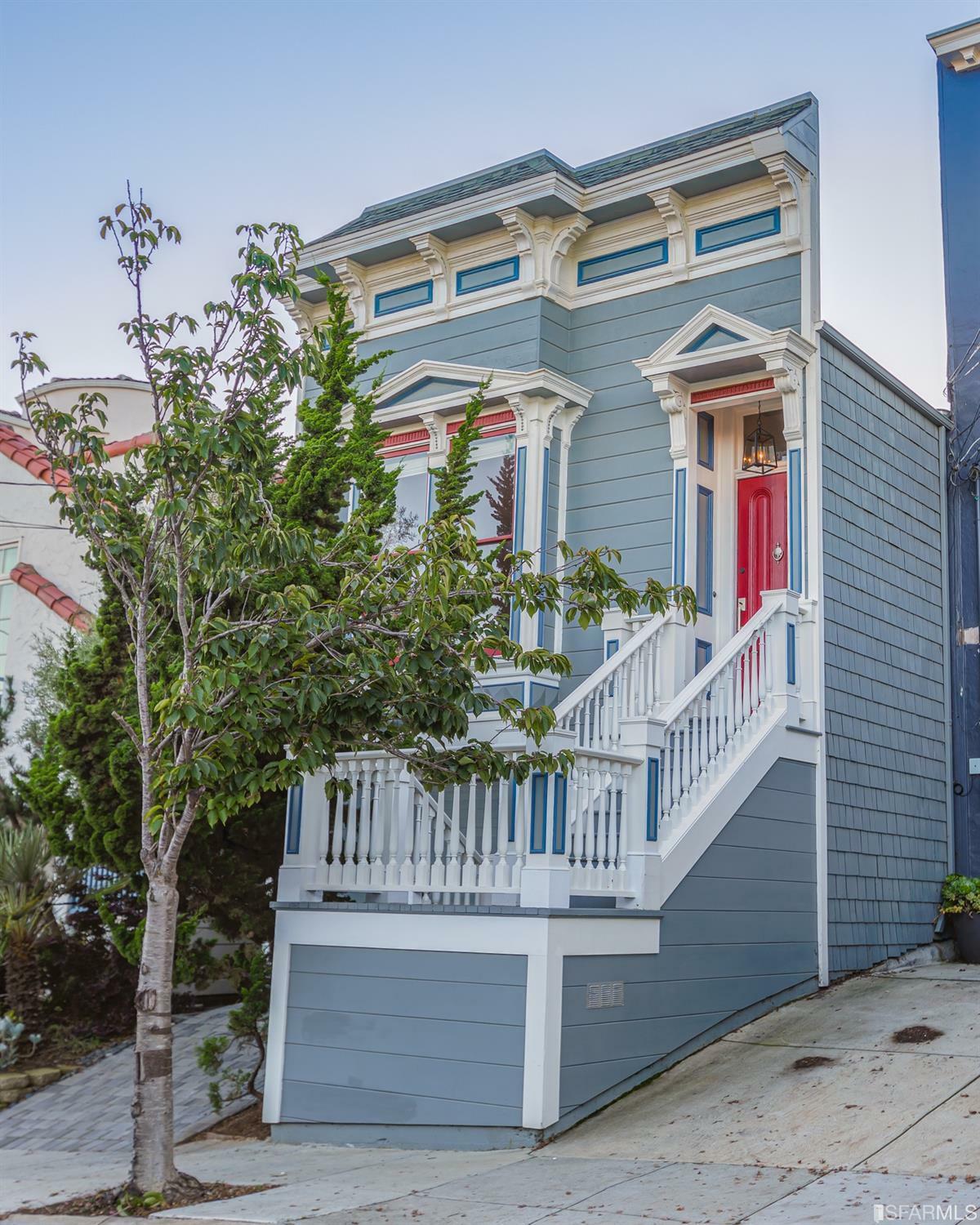 Property Photo:  484 Douglass Street  CA 94114 