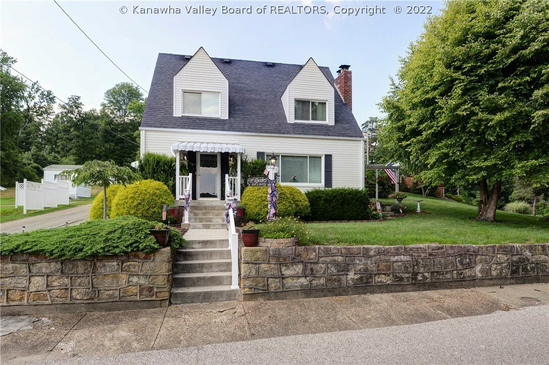 Property Photo: 617 Piccadilly Street WV 25302