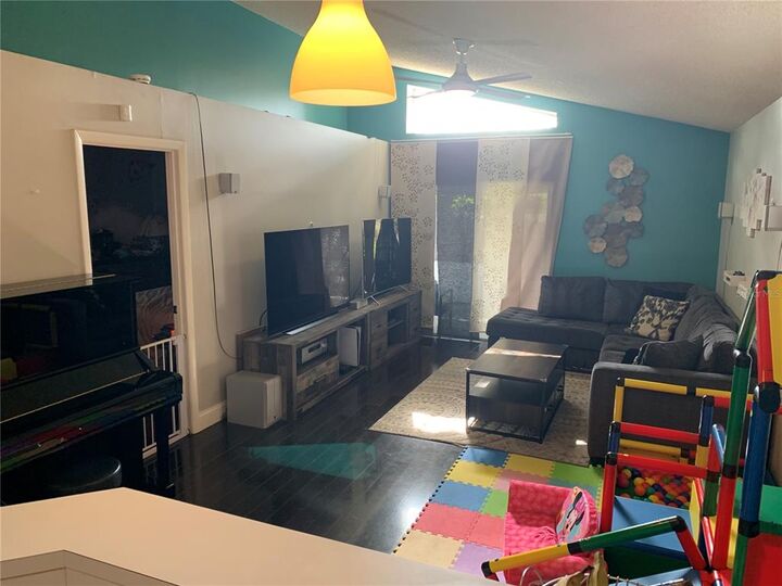 Property Photo: 9852 Flynt Circle FL 32825