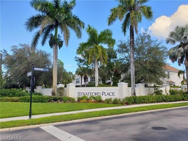 Property Photo: 892 Hampton Cir #97 FL 34105