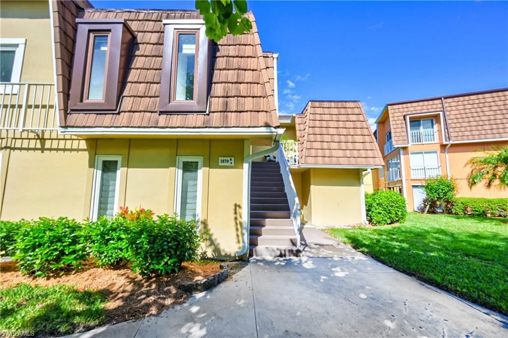 Property Photo:  1870 Bald Eagle Dr 402B  FL 34105 