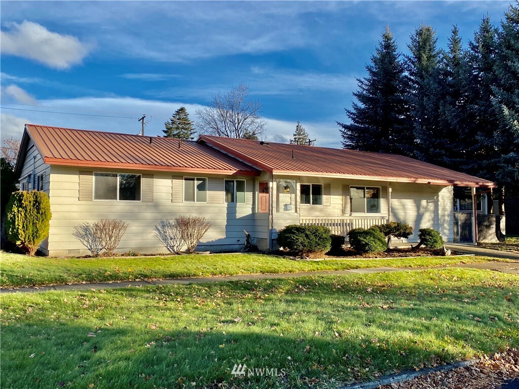 Property Photo:  408 N Anderson Street  WA 98926 