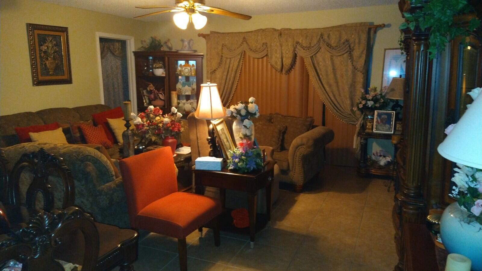 Property Photo: 3154 Via Poinciana 309 FL 33467