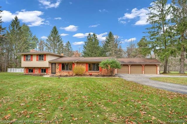 Property Photo: 3835 Hummer Lake Road MI 48462