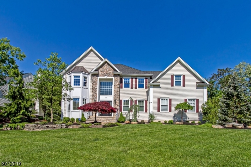 Property Photo:  21 Swans Mill Ln  NJ 07076 
