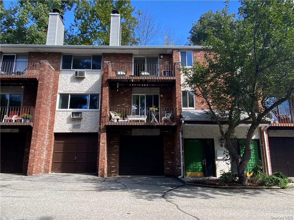 Property Photo:  605 Mountainside Drive  NY 10975 