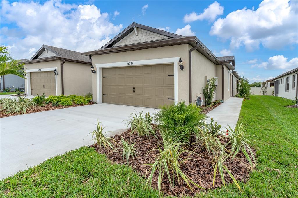 Property Photo: 6337 Cliveden Court FL 33572