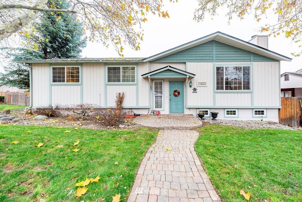 Property Photo:  1422 Millerdale  WA 98801 