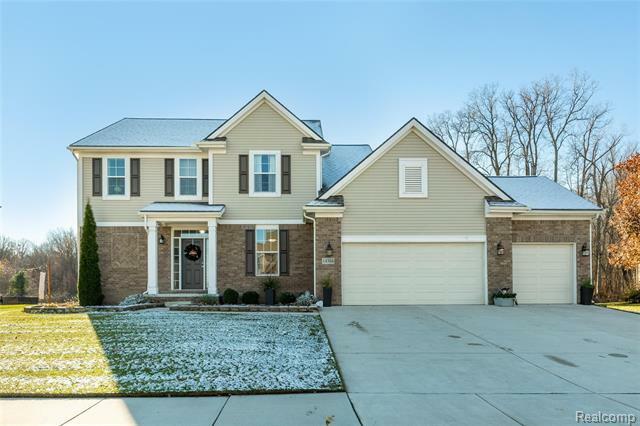 Property Photo: 14368 Woodgrove Drive MI 48111